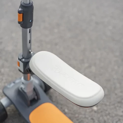 اسکوتر کودک تاشو نشیمن دار رنگ مشکی کد P/ZG612/A