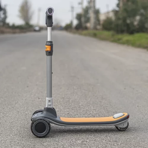 اسکوتر کودک تاشو نشیمن دار رنگ مشکی کد P/ZG612/A