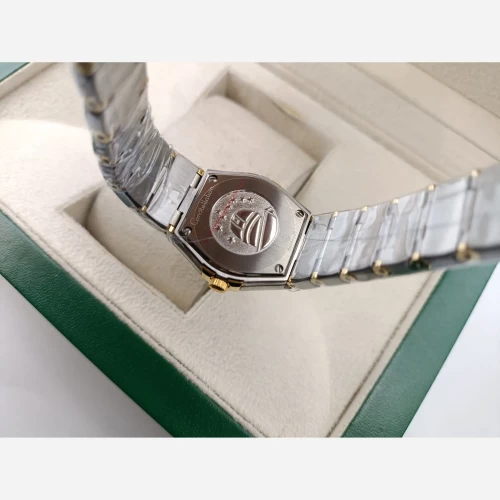 ساعت امگا کانسلیشن دو رنگ طلایی صفحه سفید دورنگین زنانه - Image 3