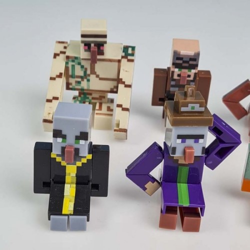 اکشن فیگور 8 عددی ماینکرفت با سلاح MINECRAFT کد P/19745/C