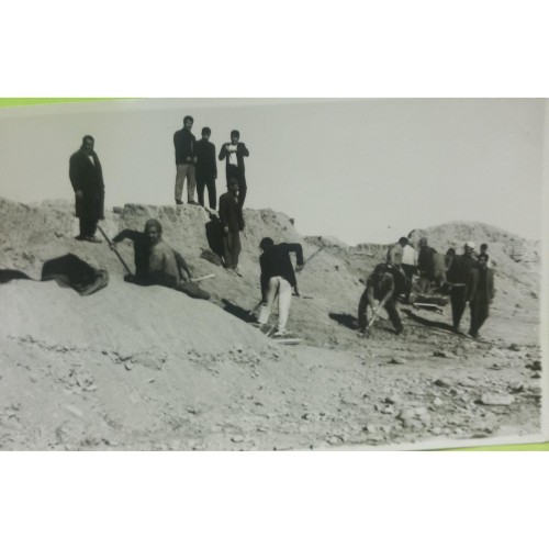 عکس قدیمی کارگران در حال کار با تاریخچه و جزئیات