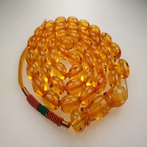 تسبیح آب حیات زرافشان 45 عددی زعفرانی با ورقه طلایی