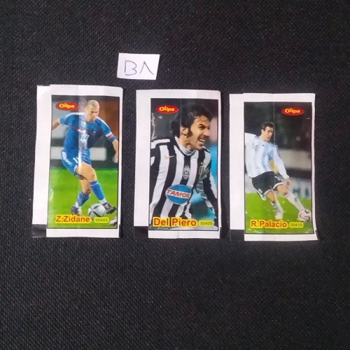 خرید سه عکس آدامس فوتبالی با کیفیت عالی