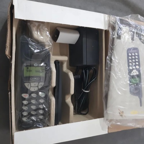 فروش گوشی موبایل کلکسیونی ساژم RC715 با کارتن و وضعیت نو