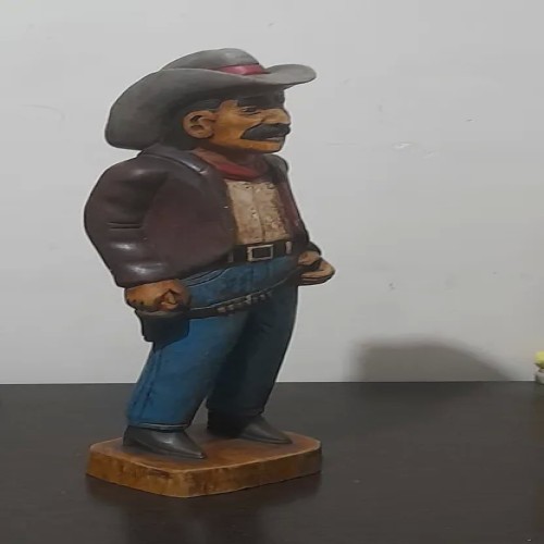 فروش مجسمه چوبی مرد کابویی با طراحی دقیق و مقاوم
