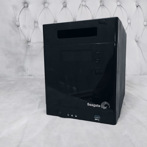 ذخیره ساز تحت شبکه سیگیت STORAGE SRN04D با اداپتور