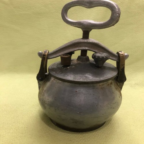 فروش دیگ زودپز کوچولو قدیمی و فسقلی با دسته برنجی