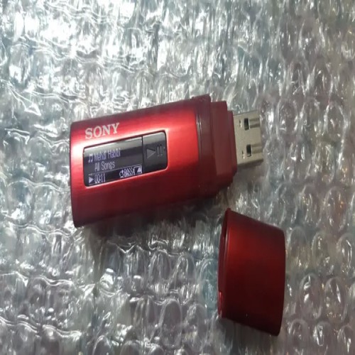 فروش Mp3 سونی اورجینال با حافظه 4 گیگ و رادیو
