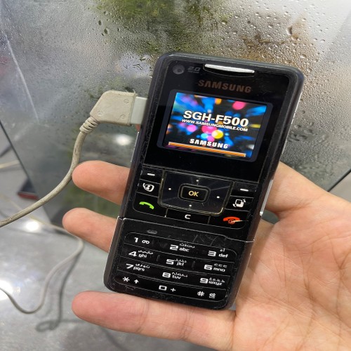 فروش گوشی سامسونگ F500 کلکسیونی سالم با دو مانیتور
