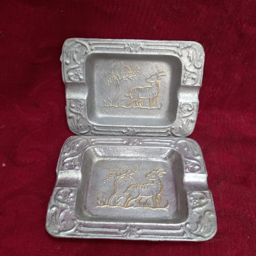 فروش جفت زیرسیگاری قدیمی با قیمت مناسب و کیفیت عالی