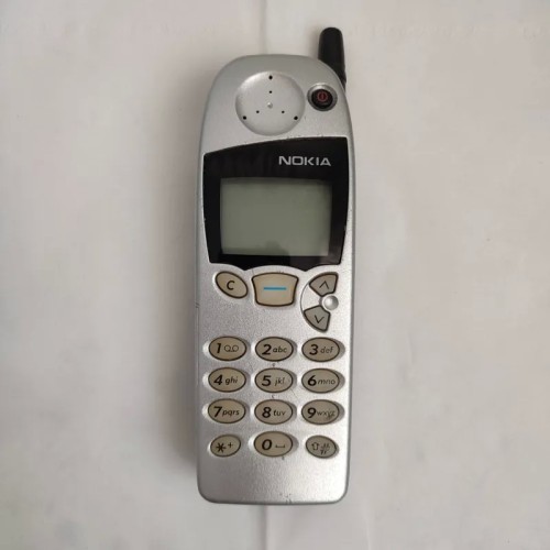 فروش نوکیا 5130 کلکسیونی سالم و فابریک آلمان