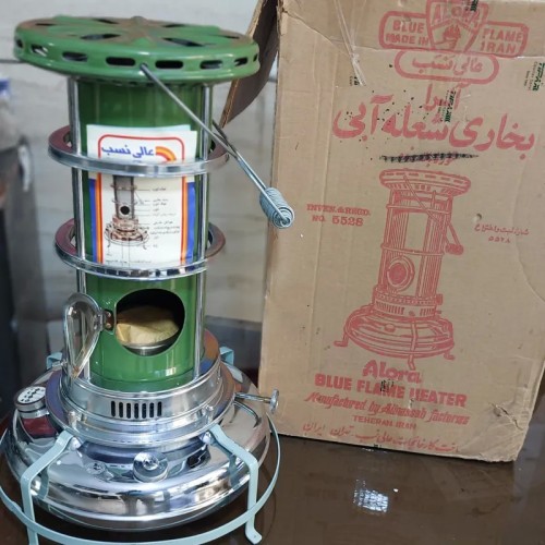 فروش چراغ نفتی نو با مخزن برنجی و کارتون