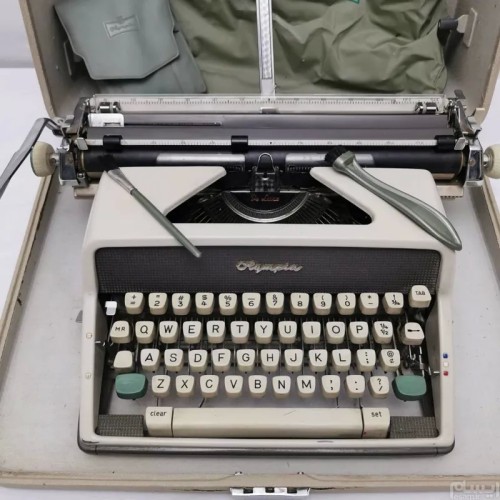 فروش دستگاه تایپ المپیا زیبا و آنتیک سالم