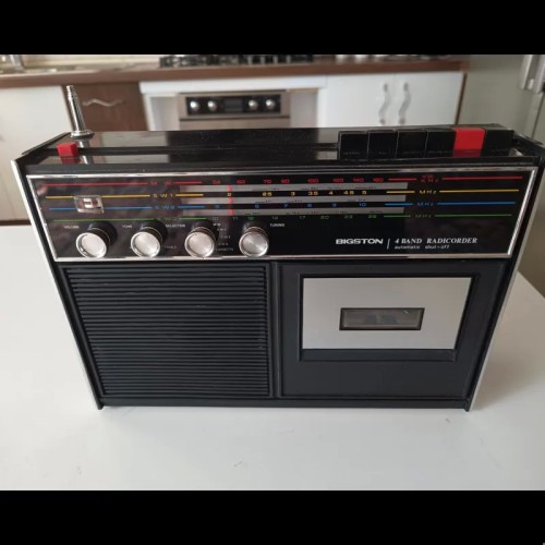 فروش رادیو ضبط ژاپنی بیگستون با کیفیت عالی و کاست سالم