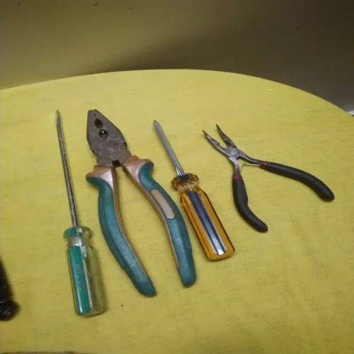 فروش مجموعه پیچگوشتی و انبردست