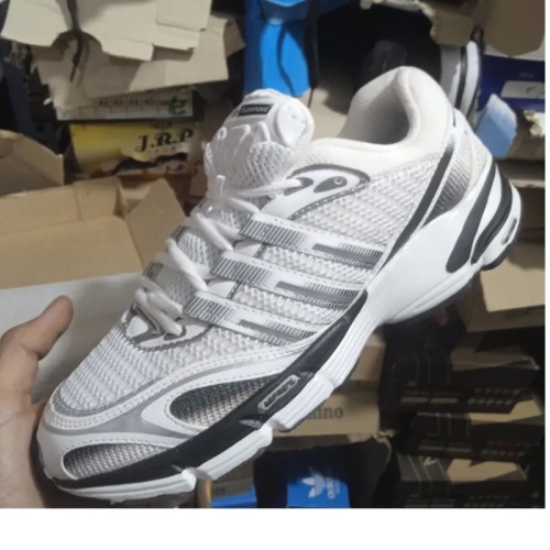 فروش آدیداس 41، 42 و 44 با کیفیت عالی و قیمت مناسب