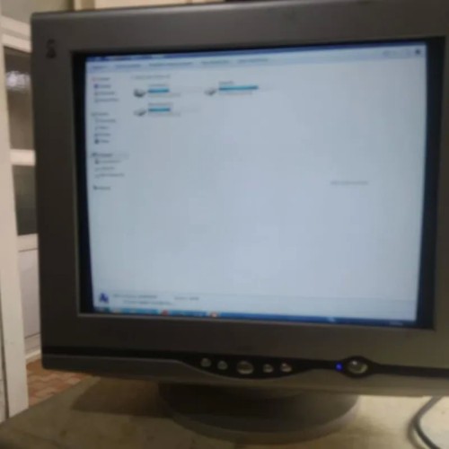 فروش مانیتور 17 اینچ فلت CRT فوکوس DP با قیمت مناسب
