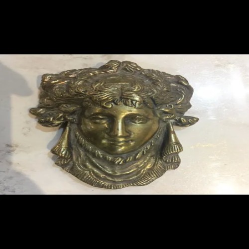 فروش مجسمه برنزی ورساچه ایتالیا لوکس