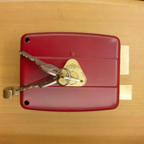 قفل حیاطی سیزا ایتالیا با لوگو قدیم و توپی ضد سرقت