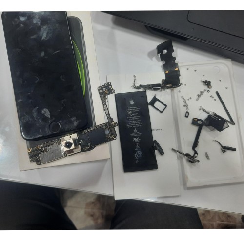 فروش قطعات کامل آیفون se 2020