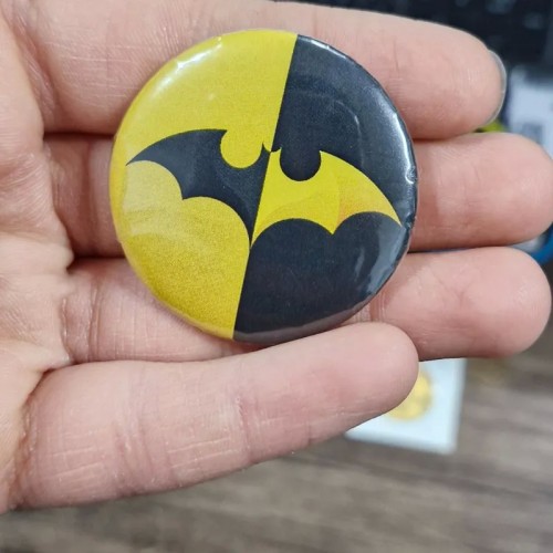 پیکسل طرح بتمن سوزن دار با کیفیت بالا