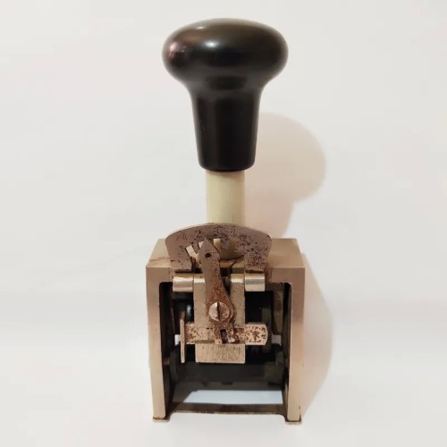 فروش شماره زن قدیمی برنجی آلمانی با کیفیت عالی