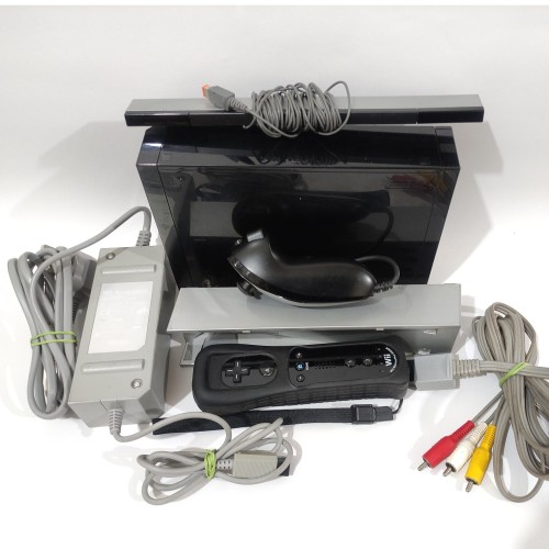 فروش نینتندو وی مشکی با لوازم کامل و بازی انتخابی