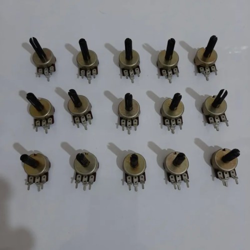 فروش 15 عدد ولوم 3.3 کیلو اهم قدیمی با قیمت مناسب