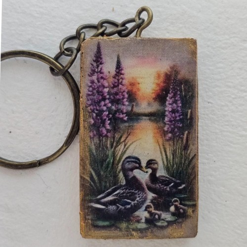 فروش جاکلیدی دست ساز چوب گردو با طراحی منحصر به فرد