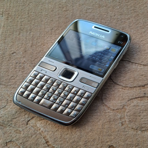 فروش گوشی نوکیا E72 اصلی و تمیز با قیمت مناسب