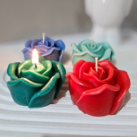 شمع گل رز شکوفه‌ای لوکس برای یلدا و سال نو