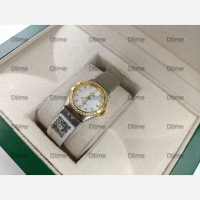 ساعت امگا کانسلیشن زنانه دو رنگ طلایی و نقره‌ای