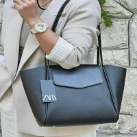 کیف توت‌بگ زنانه بزرگ مشکی، شانه‌ای جادار و شیک