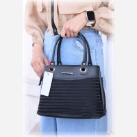 کیف مشکی چرم شسته شیک؛ انتخابی خاص برای استایل روزانه