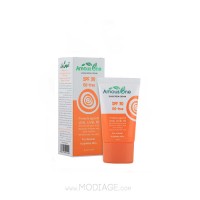 کرم ضدآفتاب SPF30 مناسب پوست‌های معمولی و چرب