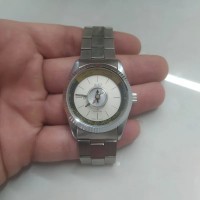 ساعت مچی سوئیسی کوکی قبله نما دار با عملکرد عالی
