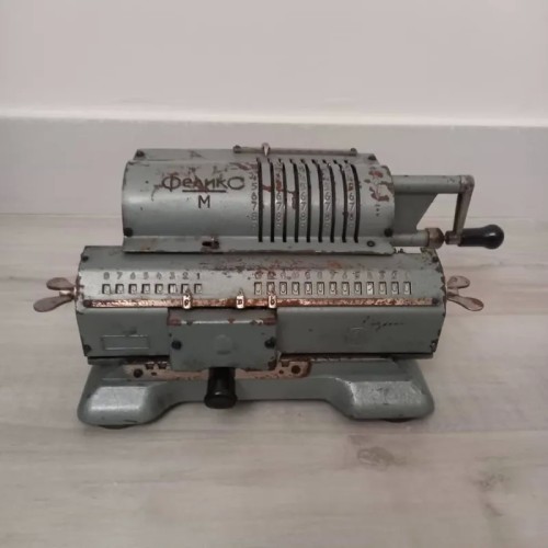 فروش ماشین حساب آنتیک روسی مکانیکی قدیمی نادر