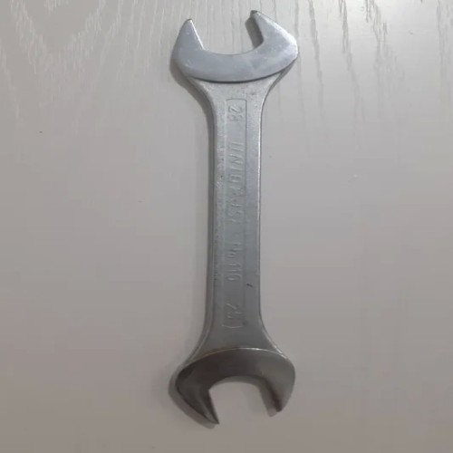 فروش آچار یونیور یوگوسلاوی شماره 25 و28