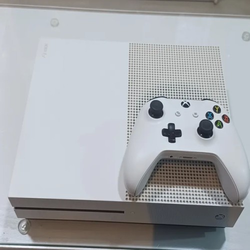 فروش Xbox One S 1TB تمیز و کارکرده با هارد یک ترابایت