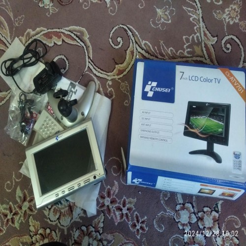 فروش تلویزیون 7 اینچ کوچک با قابلیت نصب سقف و کیفیت عالی