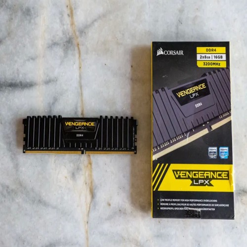 رم DDR4 کورسیر 8GB 3200MHz CL16 با گارانتی معتبر