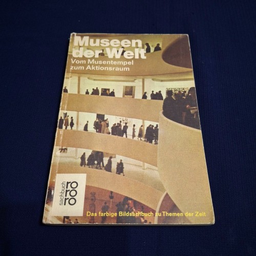 کتاب موزه های جهان تمام مصور رنگی چاپ اسپانیا