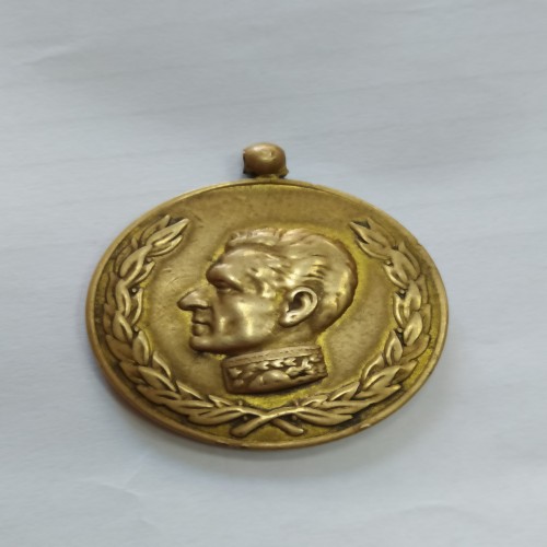 فروش مدال قدیمی 2500 ٱمین سالگرد سلطنت پهلوی