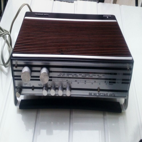 فروش رادیو زیمنس المان با گیرندگی عالی و قدمت نیم قرن