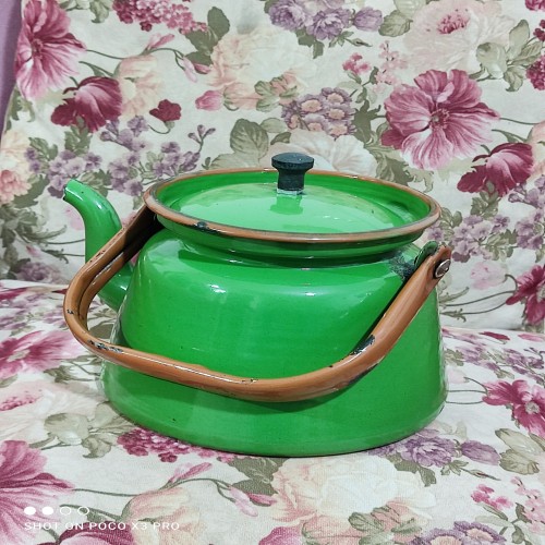 فروش کتری لعابی قدیمی سبز بکر و سالم سایز بزرگ