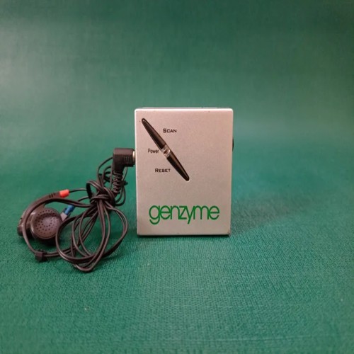 فروش رادیو جیبی تکموج FM با موج یابی دیجیتال و هدفون