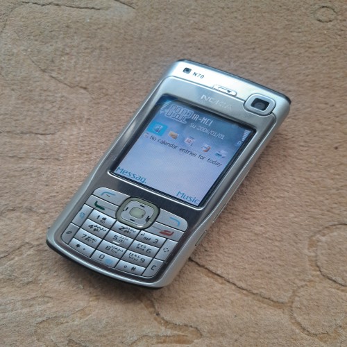فروش گوشی نوکیا N70 فنلاند