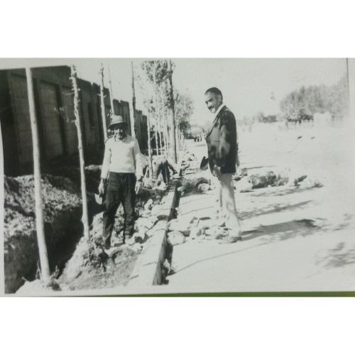 عکس قدیمی کارگران در حال کار با تاریخچه و اهمیت