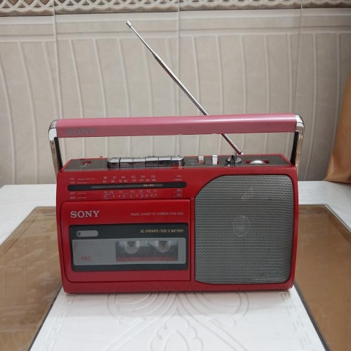 رادیو ضبط سونی خوش رنگ و تمیز با صدای عالی