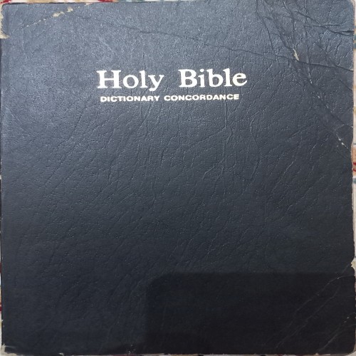 کتاب دیکشنری و کنوردنس انجیل مقدس با کلمات قرمز